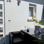 Entier Lea Avec Petit Dejeuner منزل للإقامة *