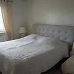 Entier Lea Avec Petit Dejeuner منزل للإقامة *