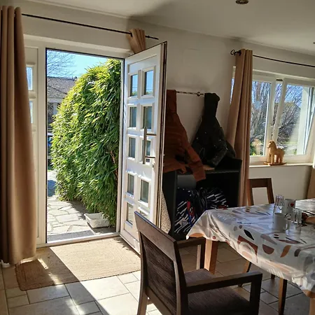 홈스테이 Entier Lea Avec Petit Dejeuner Hilsprich