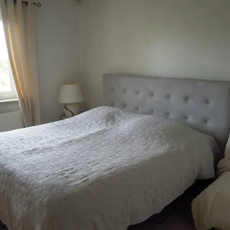 Entier Lea Avec Petit Dejeuner 홈스테이 *