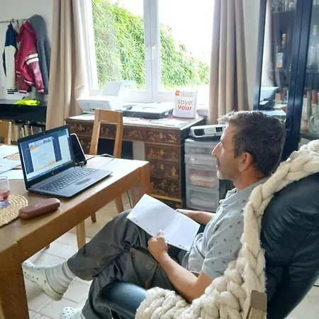 Entier Lea Avec Petit Dejeuner 홈스테이 *