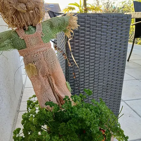 Entier Lea Avec Petit Dejeuner