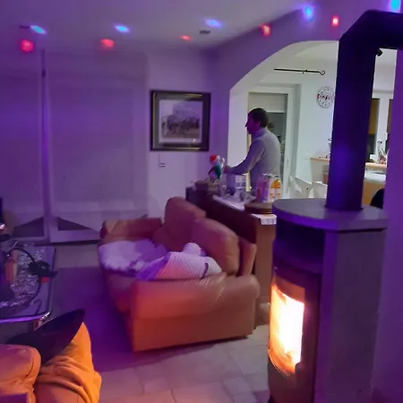 Entier Lea Avec Petit Dejeuner 홈스테이 Hilsprich