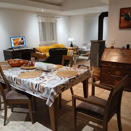 Entier Lea Avec Petit Dejeuner Ubytování v soukromí Hilsprich