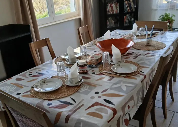 Entier Lea Avec Petit Dejeuner *