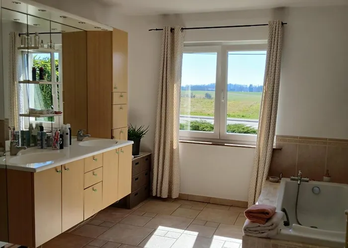 Entier Lea Avec Petit Dejeuner * Hilsprich