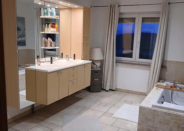 Entier Lea Avec Petit Dejeuner Ubytování v soukromí *